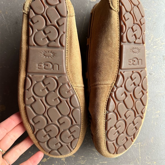 Ugg Moccasin Slipper W Size 9 - Picture 3 of 4